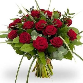 19 red roses with greenery | Flower Delivery Miass